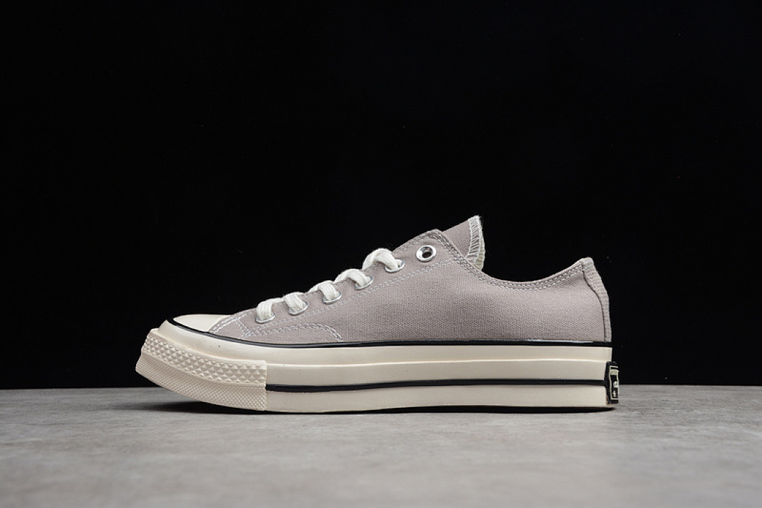 Unbranded [161507C]-[CHUCK TAYLOR ALL STAR 1970S OX GRAY/SILVER]-[WOMAN:35-39]-[MAN:40-44]-[1-90], photo 1