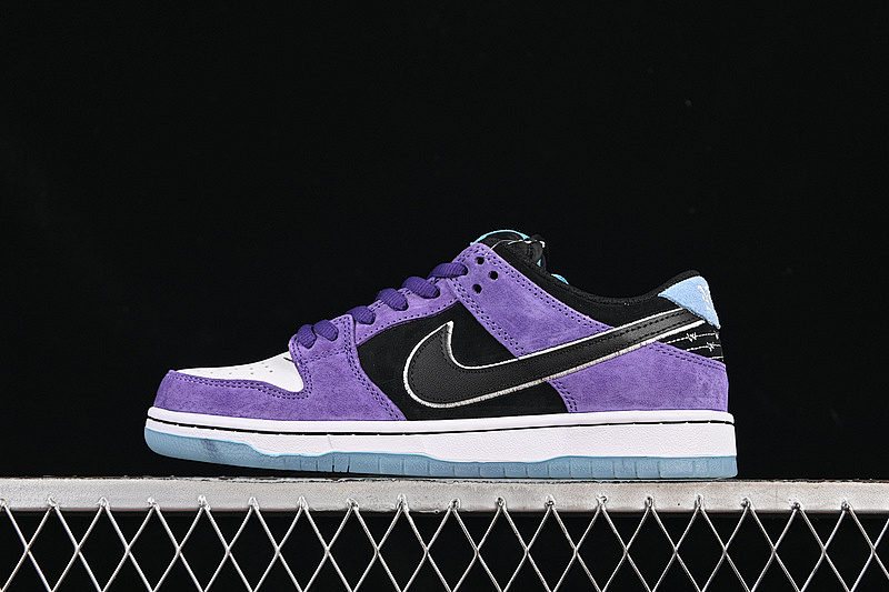Purple Nike HAYLEY WILSON SB DUNK LOW COURT PURPLE PURPLE/BLACK/BLUE/WHITE · HJ0513-500, photo 1