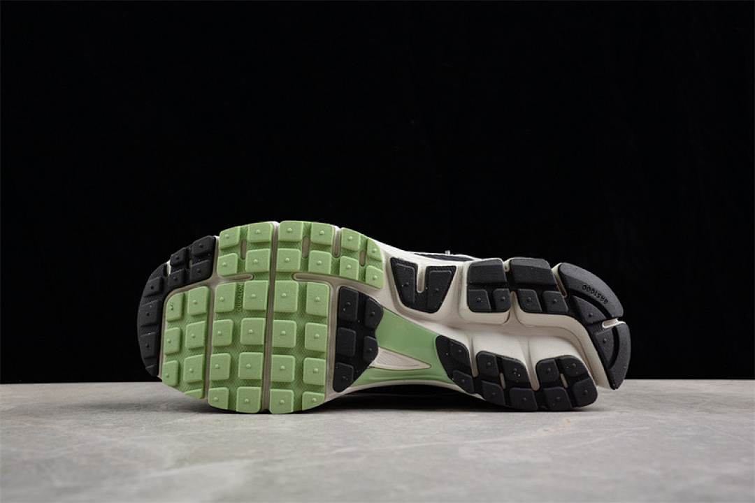 Nike [FB8825-001]-[AIR ZOOM VOMERO 5 COBBLESTONE/LIGHT BONE]-[WOMAN:36-39]-[MAN:40-45] - Image 14