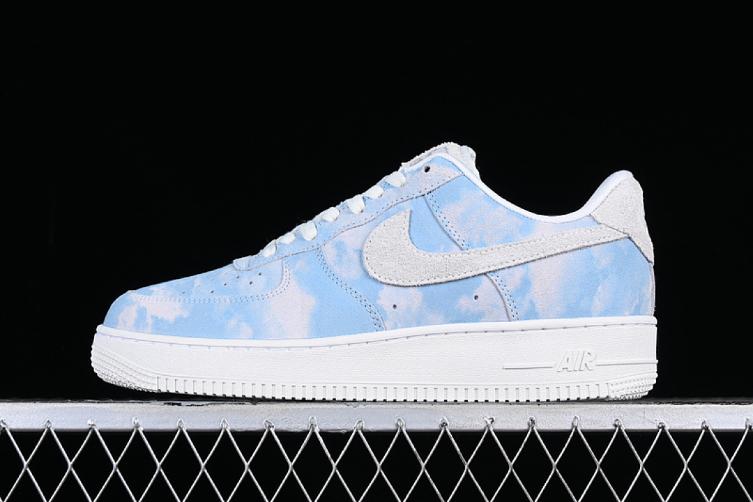 Nike Nike AIR FORCE 1 07 LOW SE CLOUDS UNIVERSITY BLUE/SAIL · FD0883-400, photo 1