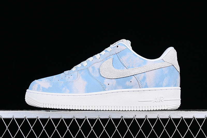Nike Nike AIR FORCE 1 07 LOW SE CLOUDS UNIVERSITY BLUE/SAIL · FD0883-400, photo 1