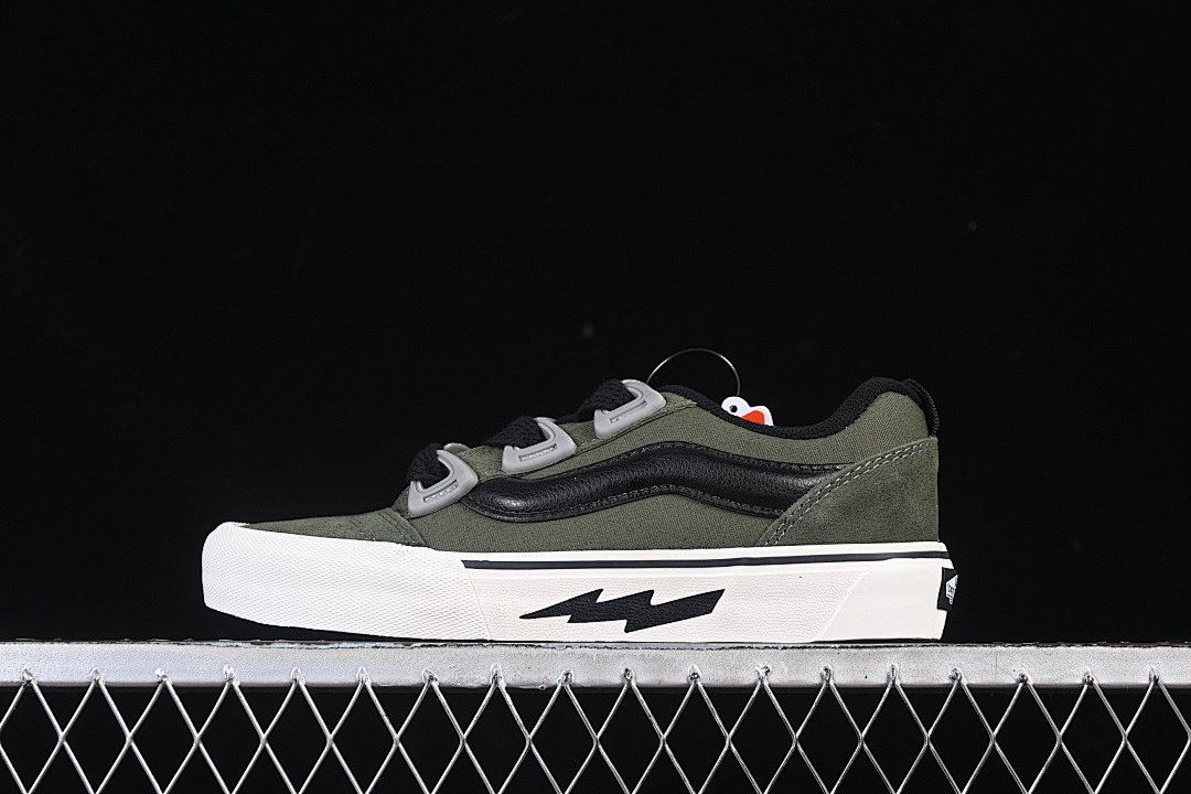 LOW TOP CASUAL SKATE SHOES ARMY GREEN/BLACK/WHITE · VN000CZU50K, photo 1
