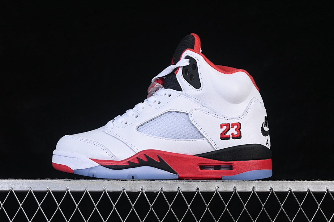 Jordan [HQ7978-101]-[JORDAN 5 RETRO FIRE RED BLACK TONGUE WHITE/FIRE RED/BLACK]-[MAN:40-47.5], photo 1