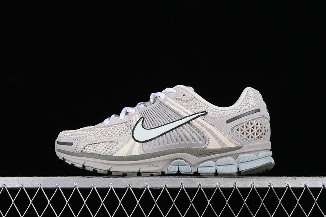 Nike Nike AIR ZOOM VOMERO 5 LIGHT OREWOOD BROWN/BLACK/ARMORY BLUE · FZ3653-104, photo 1