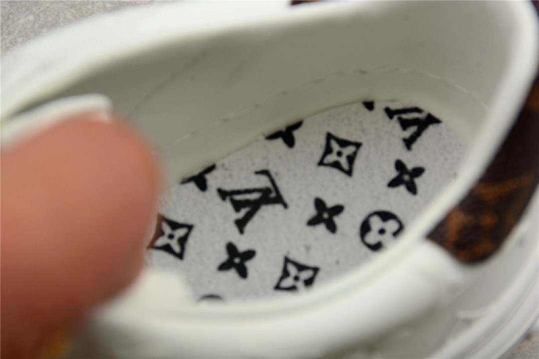 Louis Vuitton [L*V RIVOLI SNEAKERS WHITE/WHITE/BLACK]-[WOMAN:35-39] - Image 5