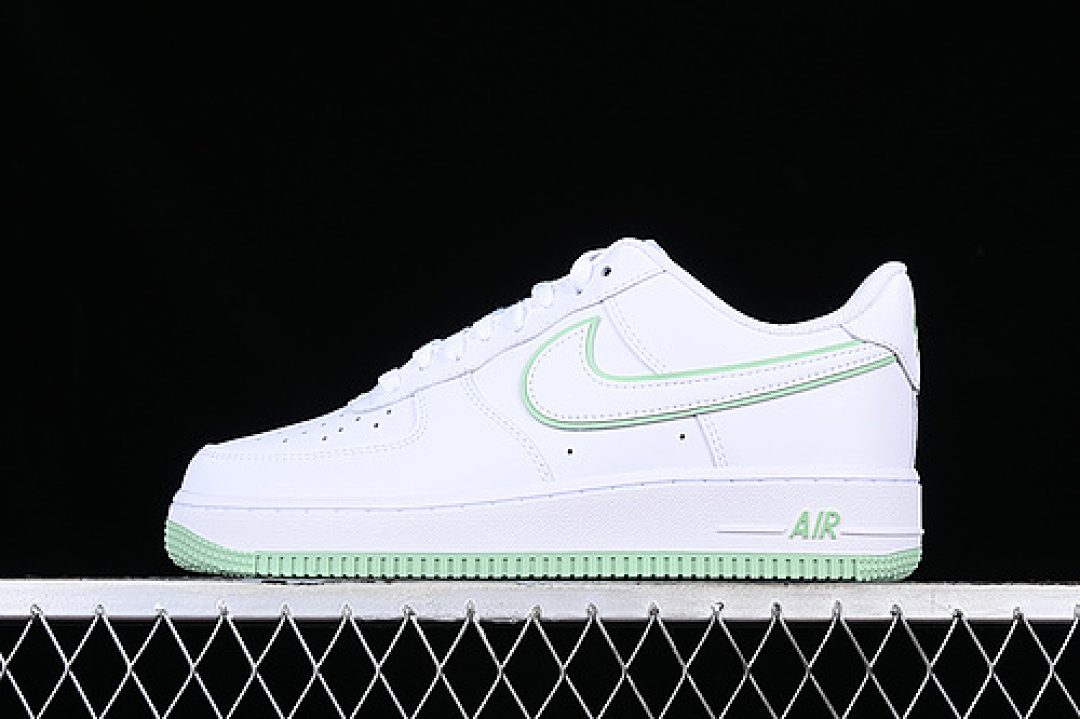 Nike [DV0788-105]-[AIR FORCE 1 07 LOW WHITE/GREEN]-[WOMAN:36-39]-[MAN:40-45], photo 1