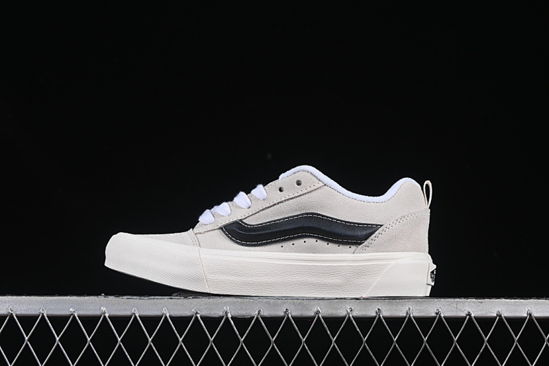 LOW TOP RETRO CASUAL BREAD SHOES GREY/WHITE/BLACK · VN0009QCD24, photo 1