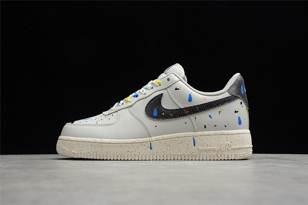 Nike Nike AIR FORCE 1 LOW 07 LV8 PAINT SPLATTER LIGHT BONE/BLACK/SAIL · CZ0339-001, photo 1