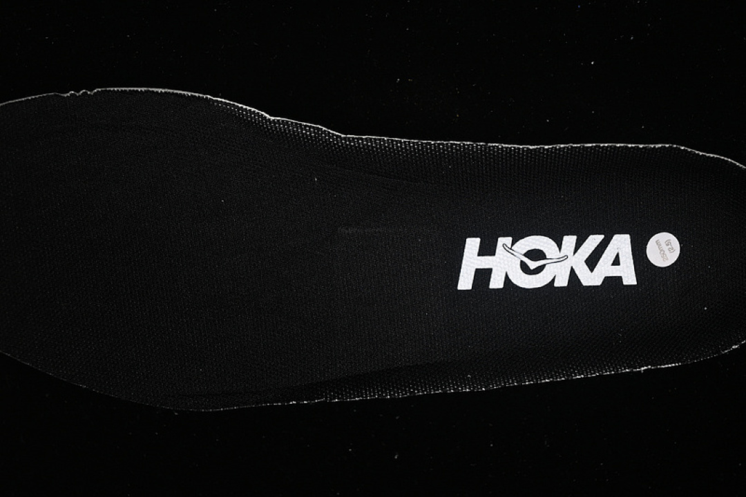 On Running [1162011 BWHT]-[HOKA ONE BONDI 9 BLACK/WHITE]-[WOMAN:36-39]-[MAN:40-45] - Image 4