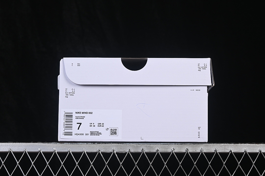 Unbranded [HQ4308-001]-[MIND 002 BLACK/HYPER CRIMSON/HYPER CRIMSON/CHROME]-[WOMAN:36-39]-[MAN:40-45] - Image 11