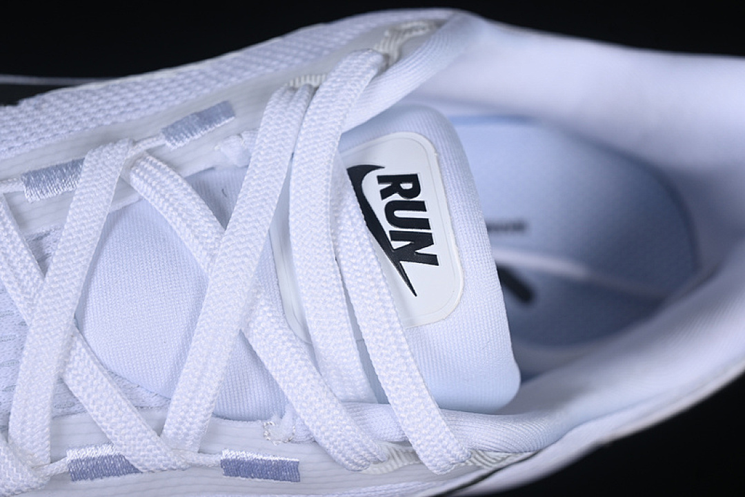 Nike [HM6803-809]-[AIR ZOOM VOMERO 18 WHITE/BLACK]-[WOMAN:36-39]-[MAN:40-46] - Image 9