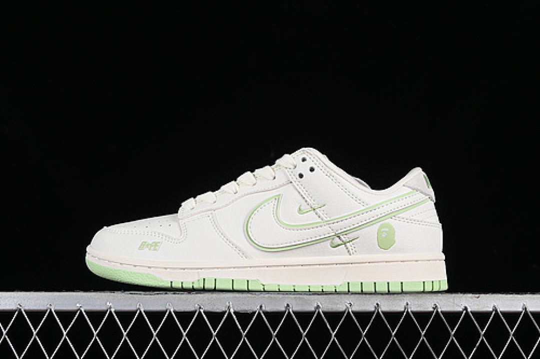 Bape [CF3688-010]-[SB DUNK LOW BAPE WHITE/GREEN]-[WOMAN:36-39]-[MAN:40-45], photo 1