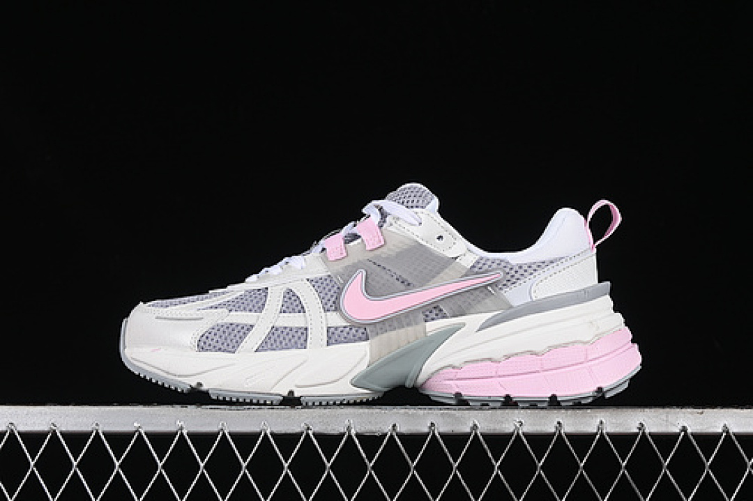 Unbranded [HQ4046-001]-[V2K RUNTEKK 3XL LIGHT PUMICE/PHOTON DUST/METALLIC SUMMIT WHITE/PINK FOAM]-[36-40], photo 1