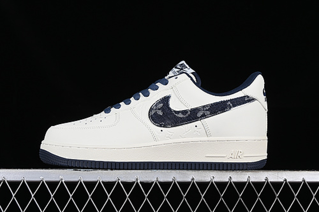 Nike Nike LOUIS VUITTON AIR FORCE 1 07 LOW WHITE/BLACK · LV0506-011, photo 1