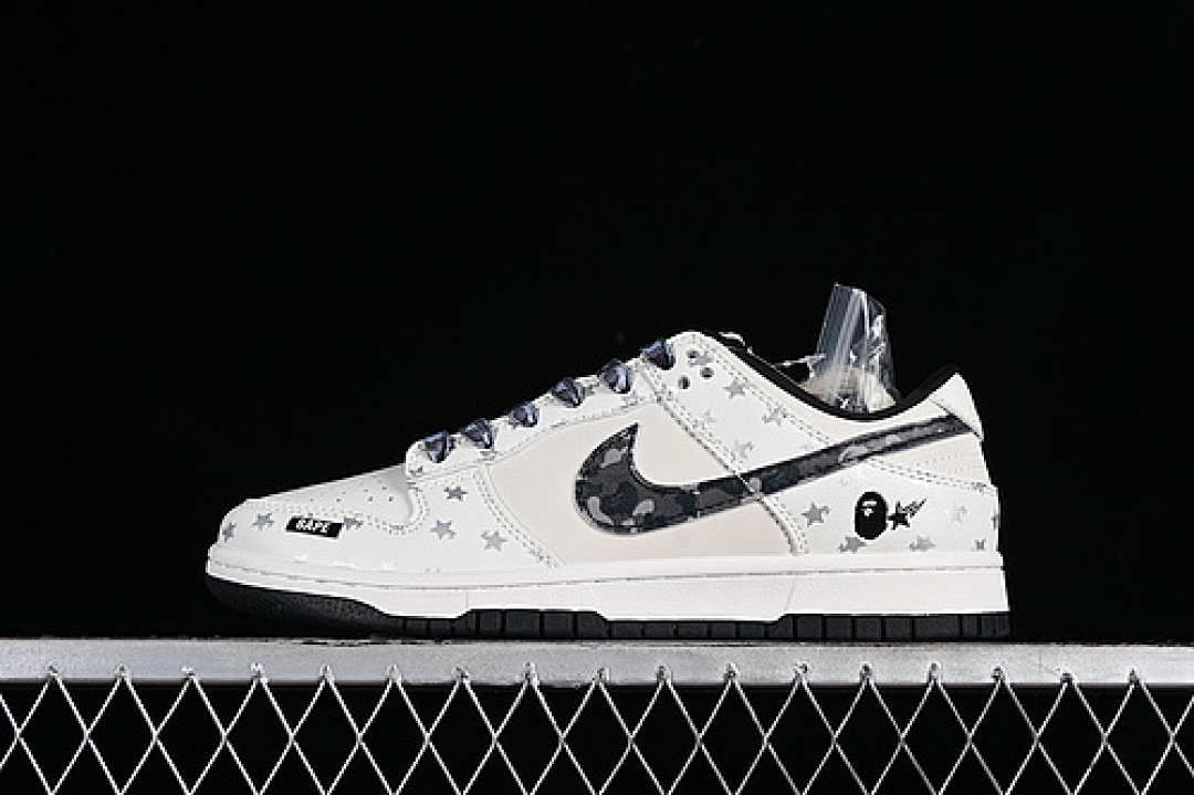 Bape [DQ1098-350]-[SB DUNK LOW BAPE WHITE/GREY/BLACK]-[WOMAN:36-39]-[MAN:40-45], photo 1