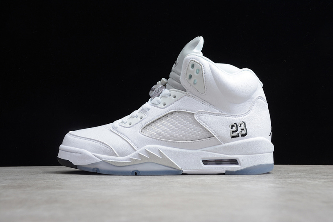 Jordan AIR Jordan 5 RETRO WHITE/METALLIC SILVER · 136027-130, photo 1