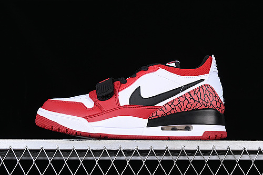 Jordan [CD7069-116]-[AIR JORDAN LEGACY WHITE/BLACK/RED]-[MAN:40-47.5], photo 1