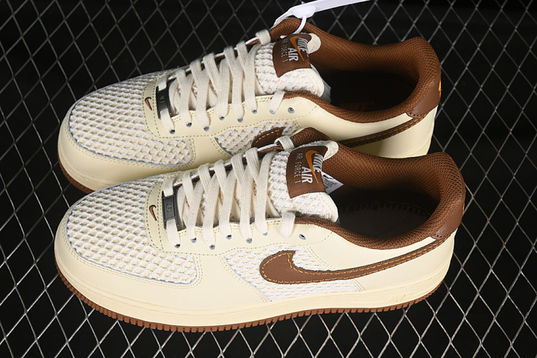 Nike [IB7719-113]-[AIR FORCE 1 07 LOW COCONUT MILK/CANYON GOLD/LIGHT BRITISH TAN]-[UNISEX:36-45] - Image 11