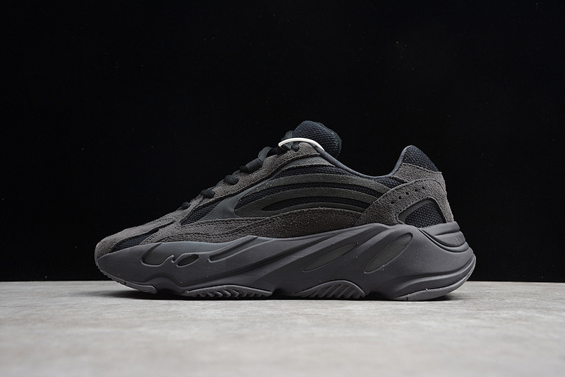 On Running Adidas GT YEEZY BOOST 700 UTILITY BLACK/UTILITY BLACK · FV5304, photo 1