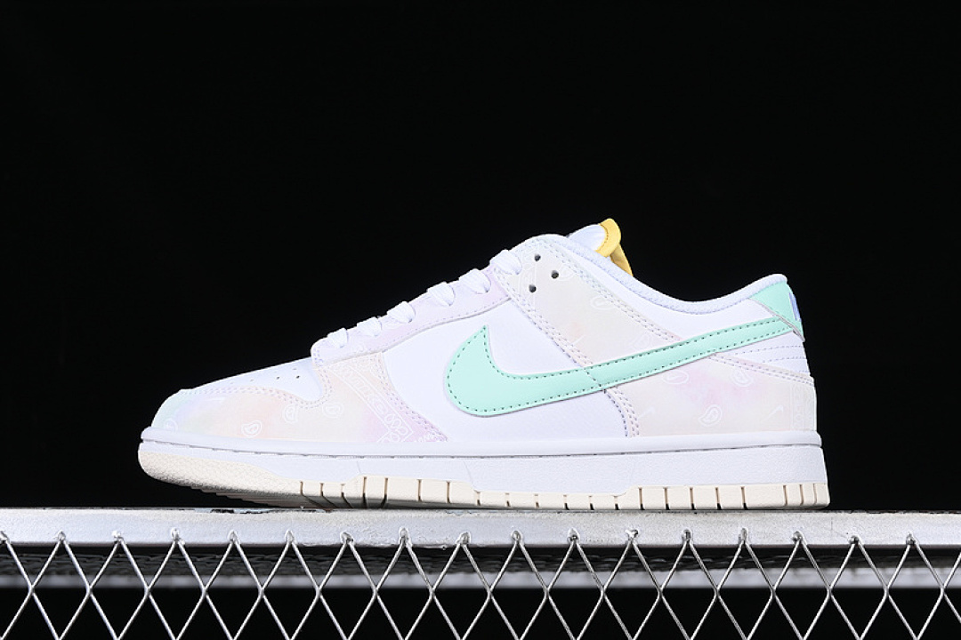 Nike DUNK LOW GS PASTEL PAISLEY WHITE/WHITE/PHANTOM/MINT FOAM · FJ7707-131, photo 1