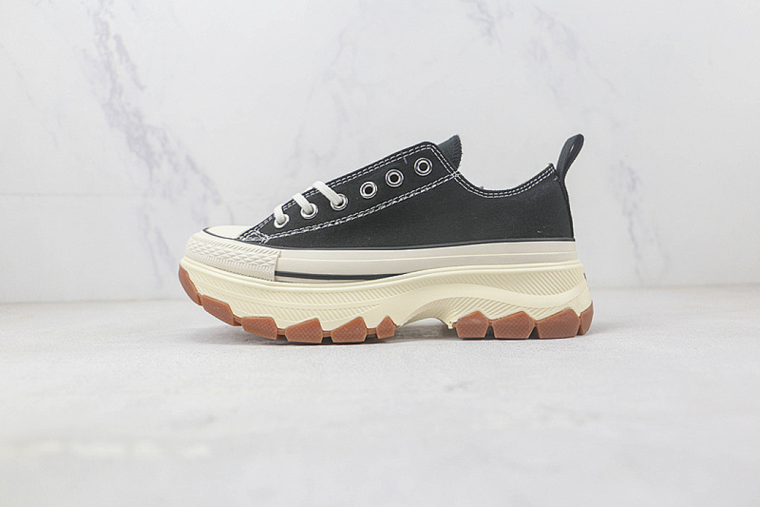 Converse [CHUCK TAYLOR ALL-STAR LOW THE 100TH ANNIVERSARY BLACK/WHITE/GUM]-[WOMAN:35-39.5]-[MAN:40-44], photo 1