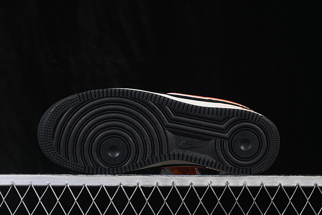 Nike [FV3694-107]-[AIR FORCE 1 07 LOW CASUAL SNEAKERS BLACK/ORANGE]-[WOMAN:36-39]-[MAN:40-45] - Image 4
