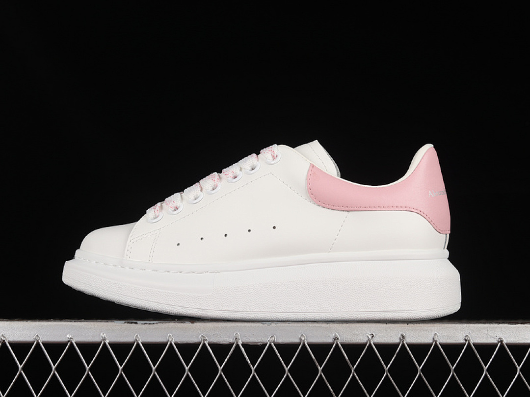 Alexander McQueen [ALEXANDER MCQUEEN WHITE/PINK]-[WOMAN:35-39]-[MAN:40-44], photo 1
