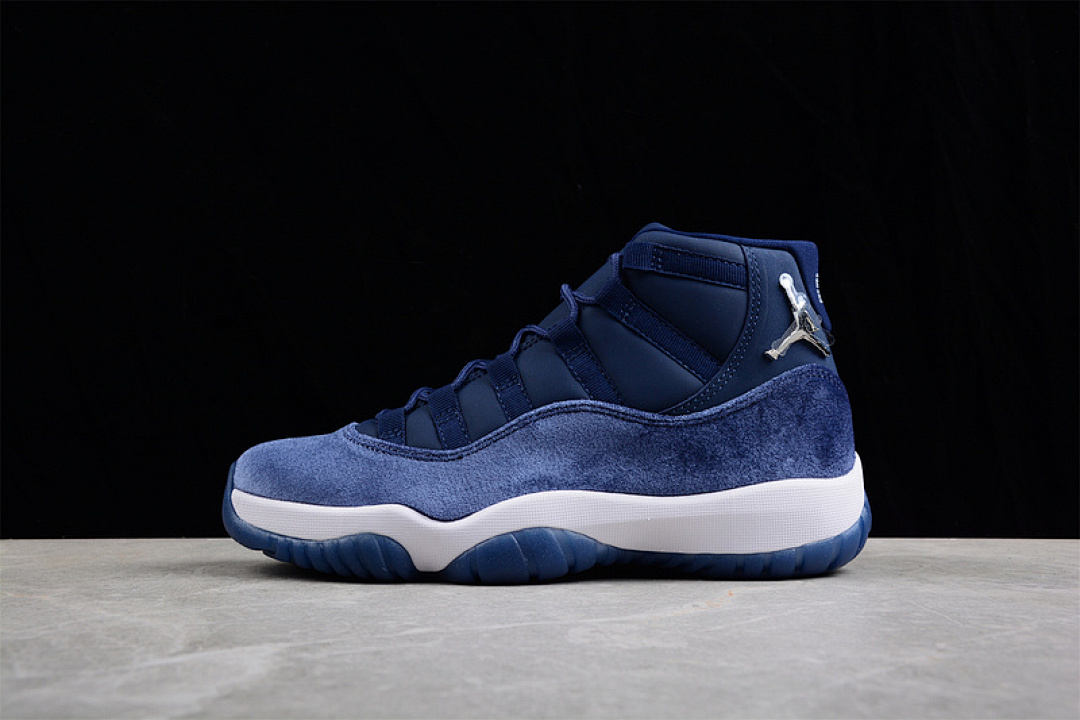 Jordan AIR Jordan 11 RETRO NAVY VELVET MIDNIGHT NAVY/METALLIC SILVER/WHITE · AR0715-441, photo 1