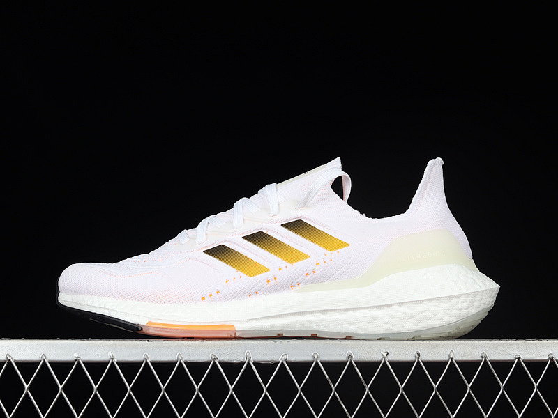 ULTRABOOST 22 HEAT.RDY CLOUD WHITE/CORE BLACK/FLASH ORANGE · GZ0129, photo 1