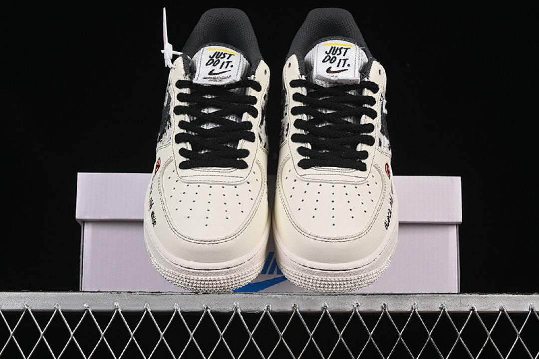 Nike [FJ7740-710]-[AIR FORCE 1 07 LOW LITTLE BLACK CAT WHITE/GREY/BLACK]-[WOMAN:36-39]-[MAN:40-45] - Image 13