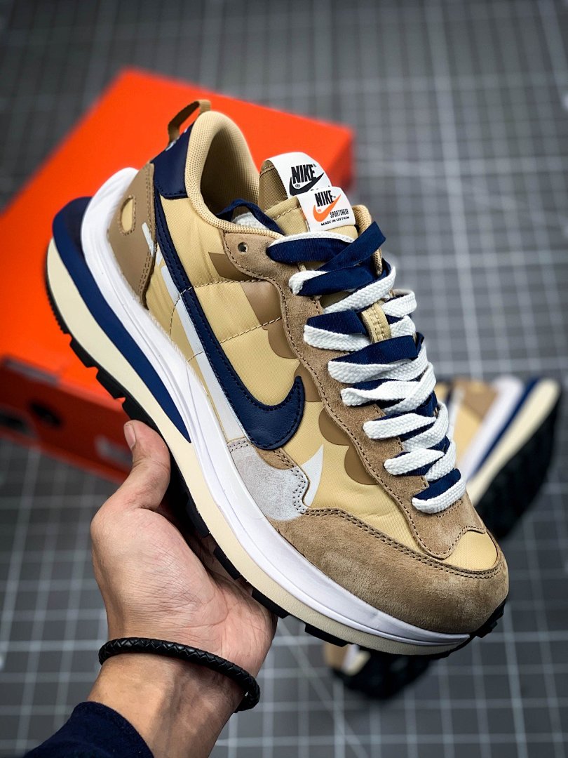 Sacai Sacai X VAPORWAFFLE TAN/NAVY BLUE/WHITE · DD1875-200, photo 1