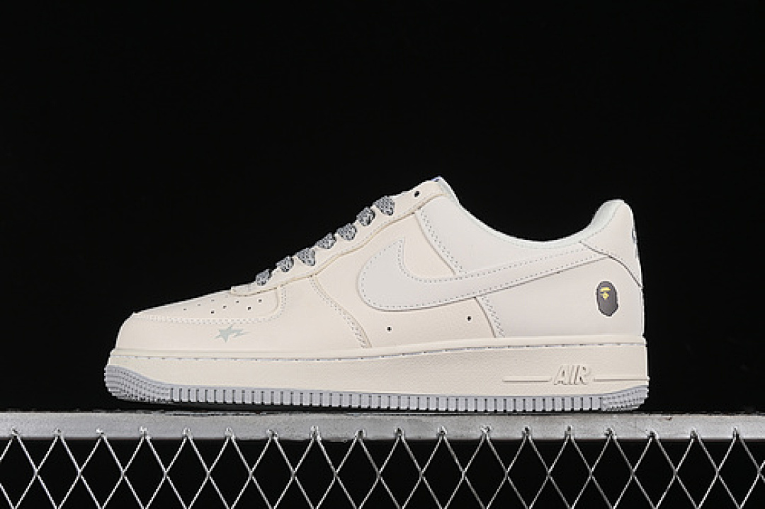 Nike Nike AIR FORCE 1 07 LOW BAPE OFF WHITE/GREY · FG6688-104, photo 1