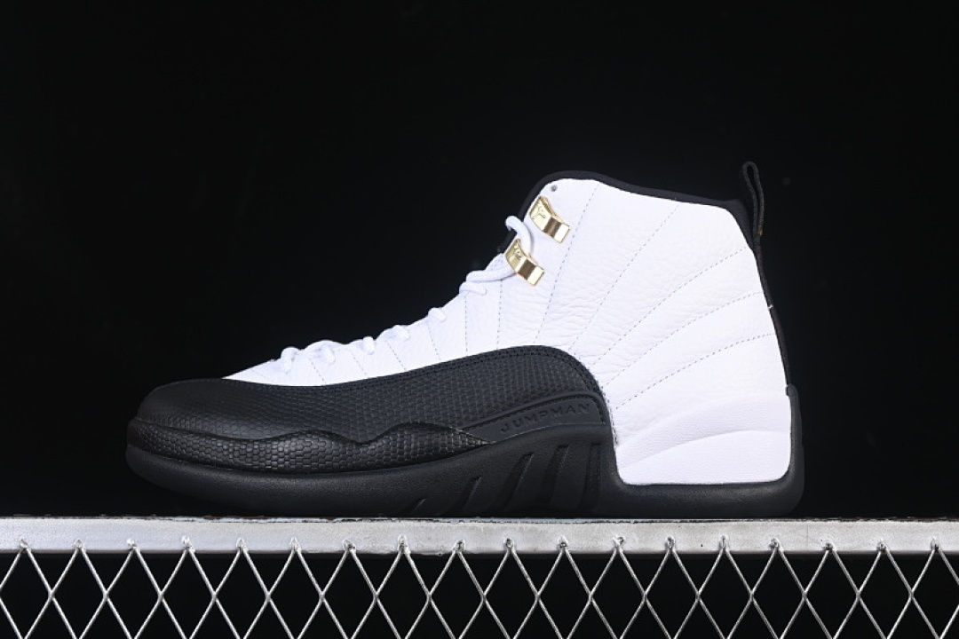Jordan [CT8013-117]-[AIR JORDAN 12 RETRO TAXI AJ12 BLACK/WHITE]-[MAN:40-47.5], photo 1
