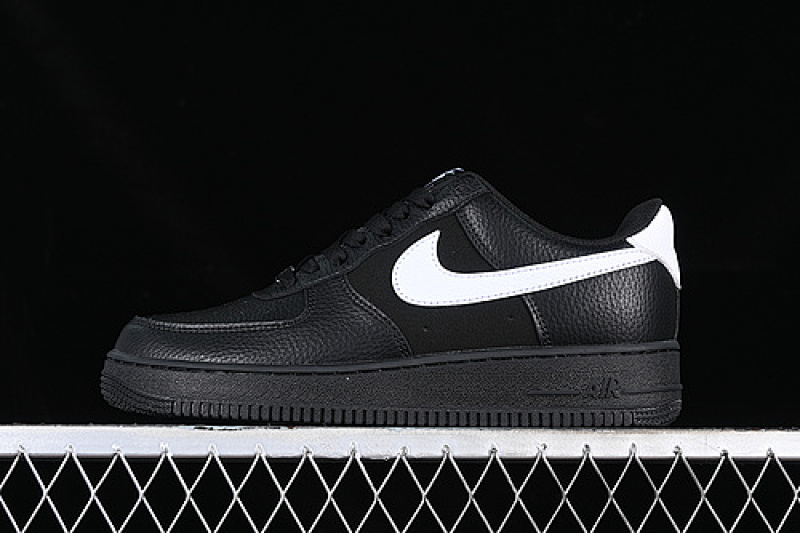 Nike Nike AIR FORCE 1 07 LOW OFF WHITE/BLACK · CW2288-111, photo 1