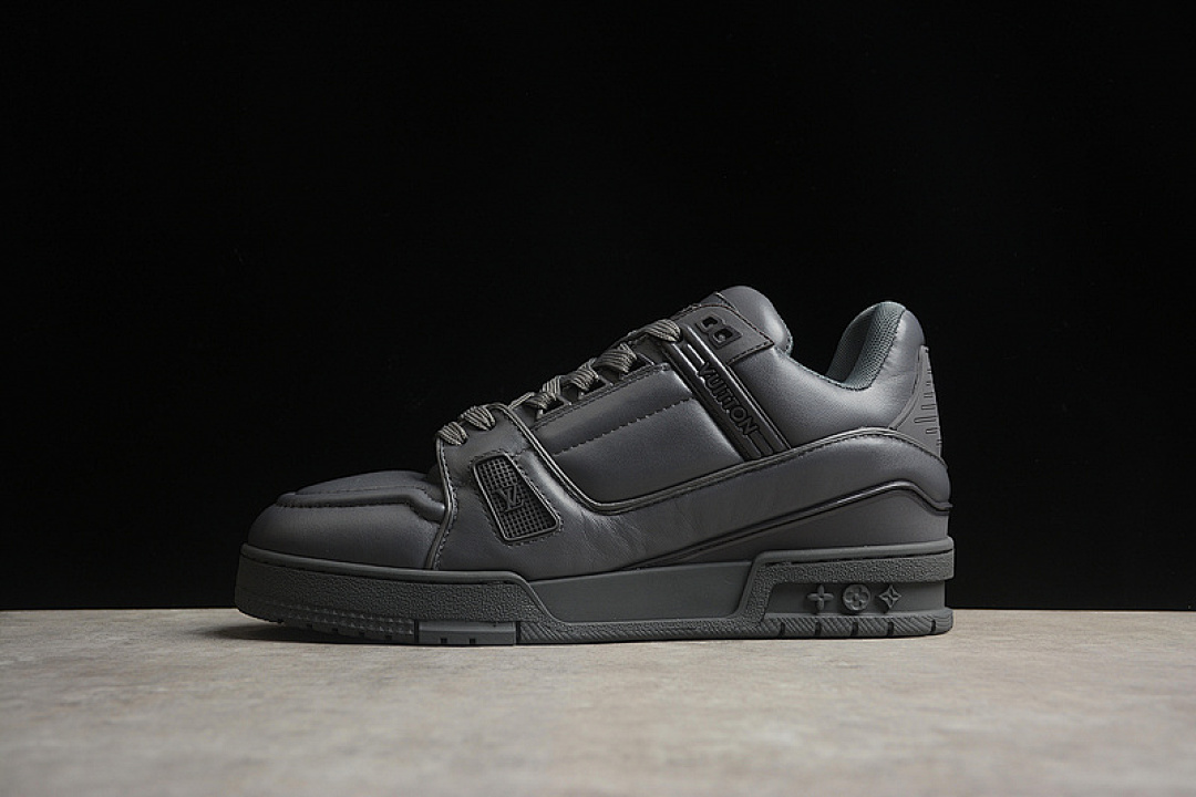 Louis Vuitton Louis Vuitton [ TRAINER SNEAKER LOW L*V BLACK]-[WOMAN:35-40]-[MAN:40-45], photo 1