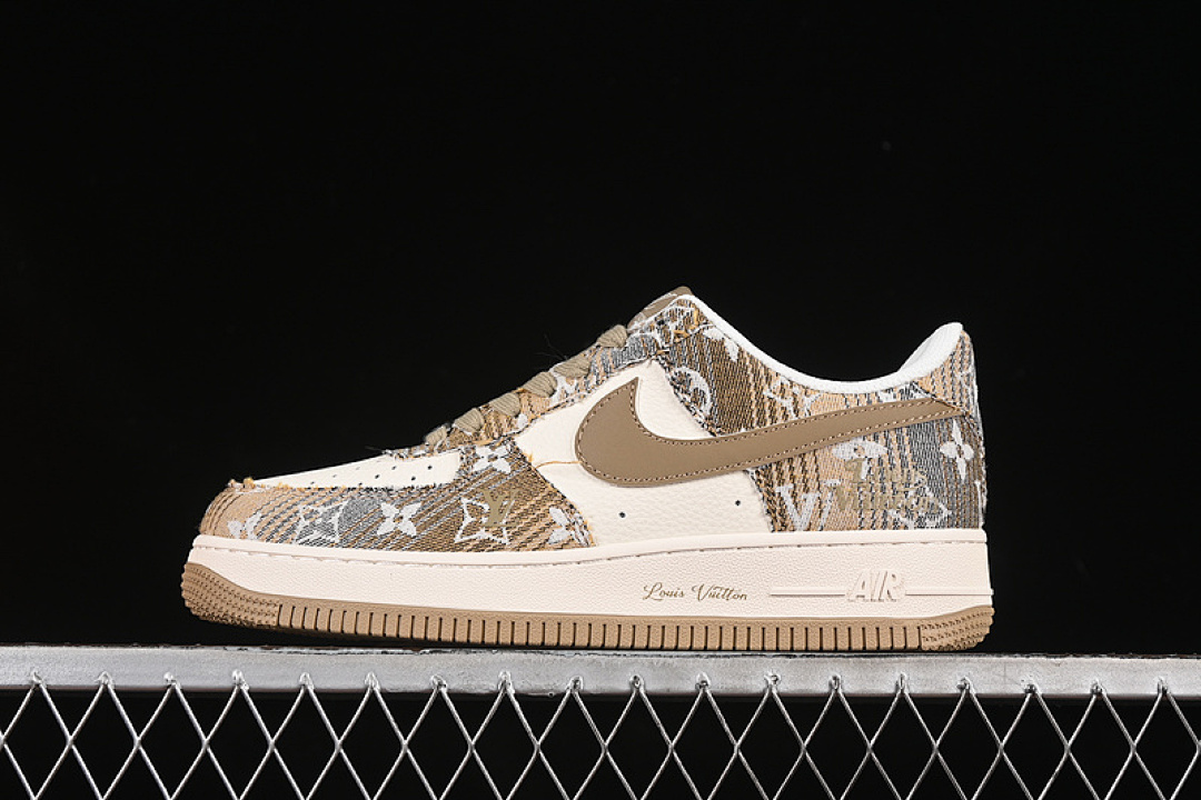 Nike [XS1958-582]-[AIR FORCE 1 07 LOW LV WHITE/KHAKI]-[WOMAN:36-39]-[MAN:40-45] - Image 2