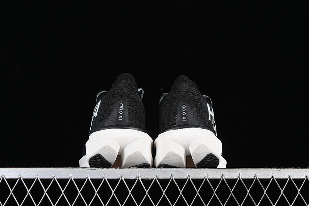 Hoka [1147910 AAS]-[HOKA ONE CIELO X1 WHITE/BLACK]-[WOMAN:36-39]-[MAN:40-45] - Image 14