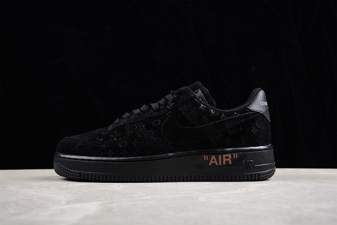 Nike Nike [AIR FORCE 1 LOW 07 X L*V BLACK/BLACK/BLACK]-[WOMAN:36-39]-[MAN:40-46], photo 1