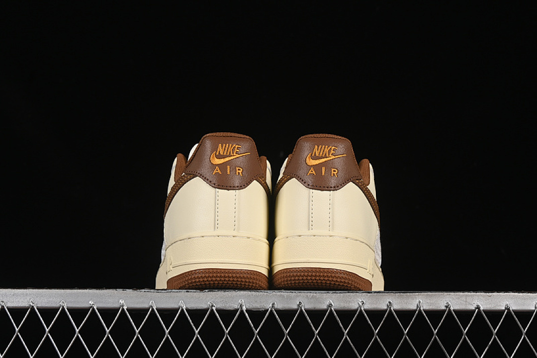 Nike [IB7719-113]-[AIR FORCE 1 07 LOW COCONUT MILK/CANYON GOLD/LIGHT BRITISH TAN]-[UNISEX:36-45] - Image 15