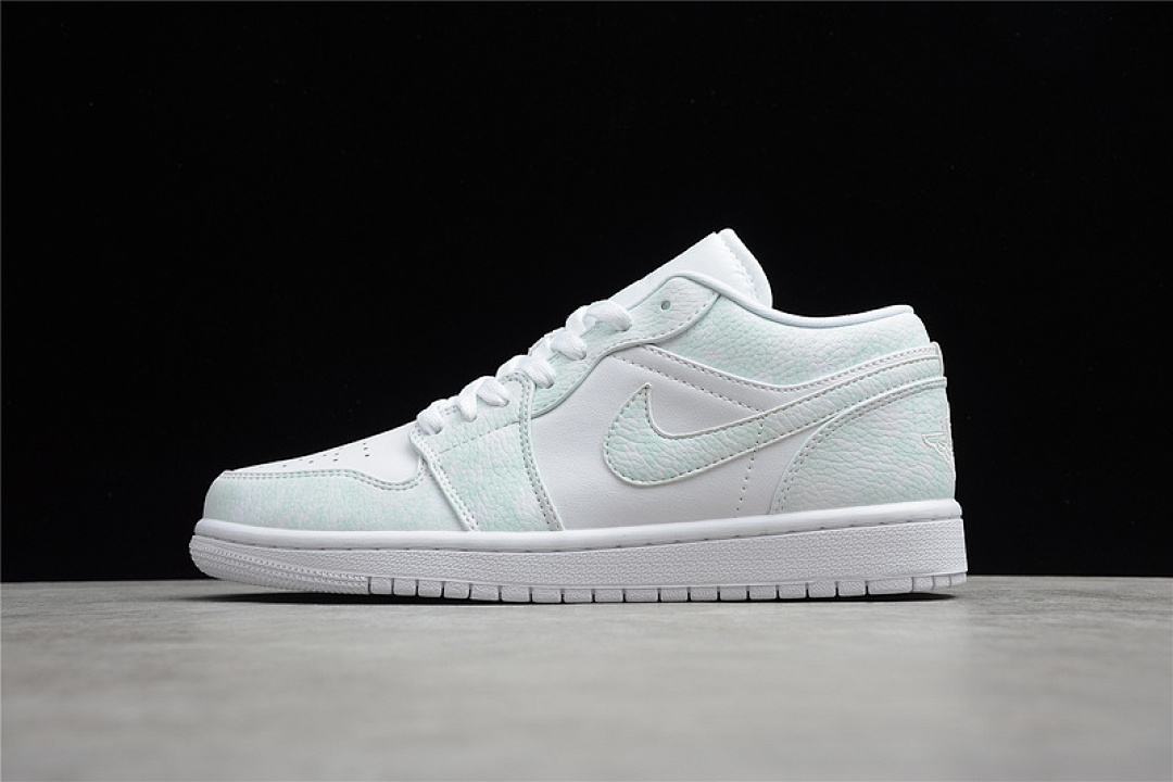 Jordan [553558-130]-[GZ AIR JORDAN 1 LOW WHITE/WHITE/WHITE]-[WOMAN:36-39]-[MAN:40-46], photo 1