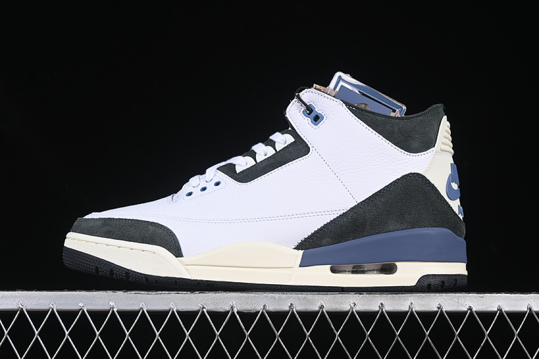 Jordan AIR Jordan 3 RETRO OG SP WHITE/DIFFUSED BLUE/ANTHRACITE/MUSLIN · HV8571-100, photo 1
