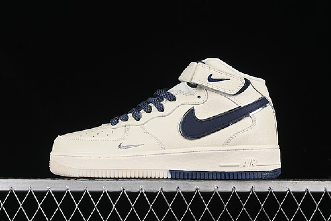 Nike Nike AIR FORCE 1 07 MID WHITE/BLUE · XL0236-233, photo 1