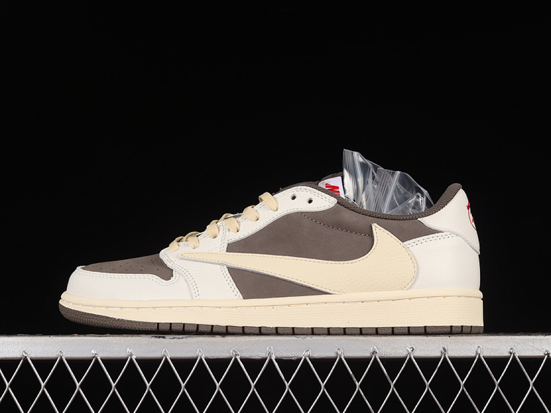 Jordan TRAVIS SCOTT X AIR Jordan 1 LOW OG REVERSE MOCHA SAIL/UNIVERSITY RED/RIDGEROCK · DM7866-162, photo 1