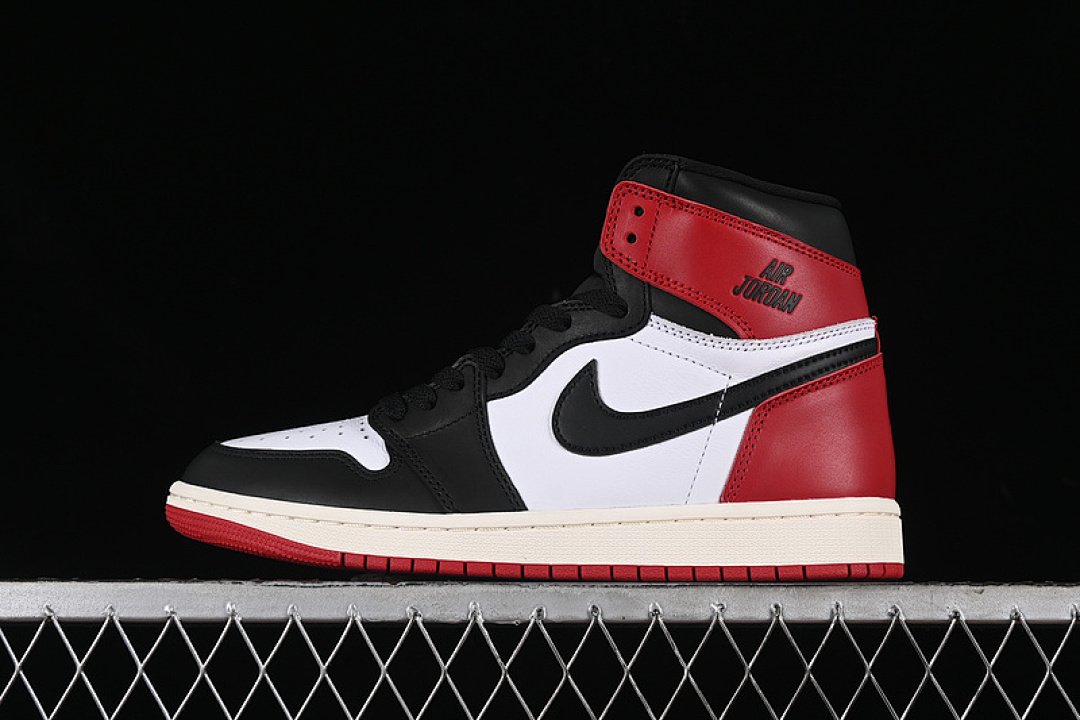Jordan AIR Jordan 1 HIGH OG BLACK TOE REIMAGINED BLACK/BLACK/VARSITY RED/WHITE · DZ5485-106, photo 1