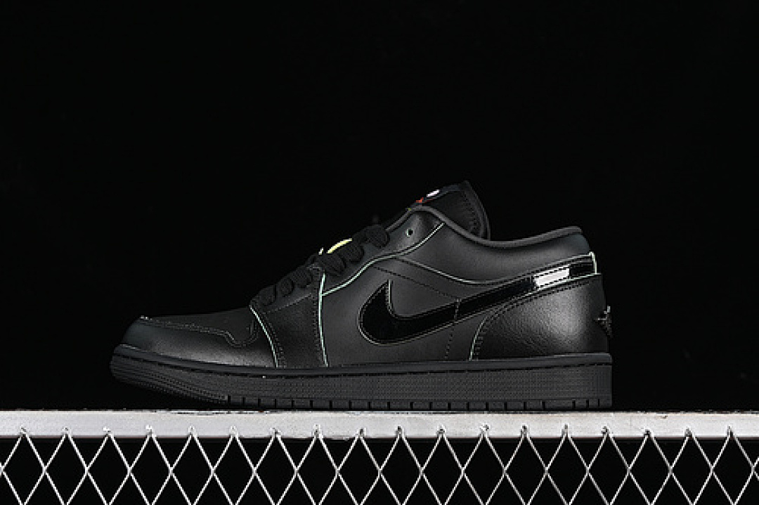 Jordan [HM3690-001]-[AIR JORDAN 1 LOW BLACK CAT BLACK]-[WOMAN:36-39]-[MAN:40-46], photo 1