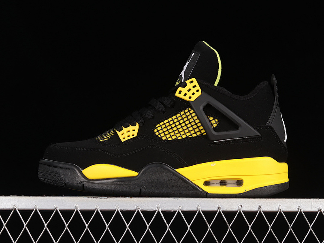 Jordan AIR Jordan 4 RETRO THUNDER 2023 BLACK/TOUR YELLOW · DH6927-017, photo 1