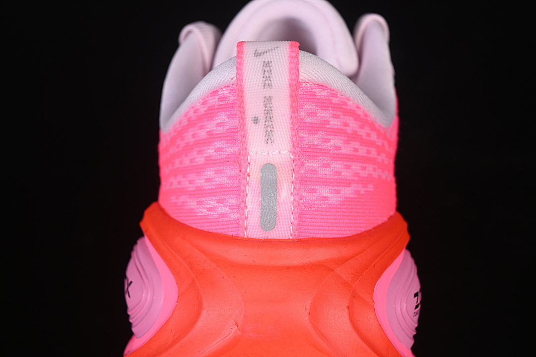 Nike [HV8154-604]-[VOMERO PLUS HYPER PINK/BURGUNDY CRUSH/BRIGHT CRIMSON]-[WOMAN:36-39]-[MAN:40] - Image 8