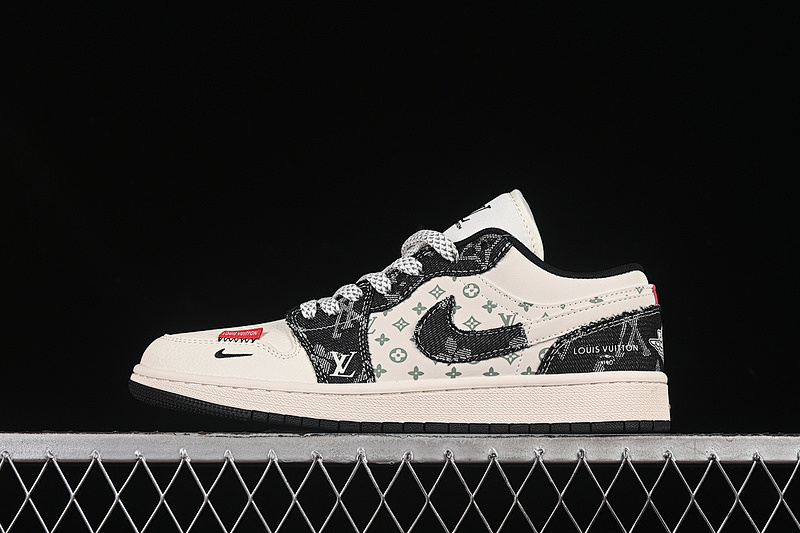 Jordan AIR Jordan 1 LOW WHITE/GREY/BLACK · YX5066-332, photo 1