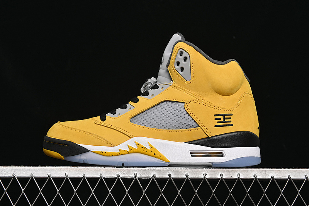 Jordan [IO3372-700]-[JORDAN 5 RETRO VARSITY MAIZE/ANTHRACITE-WOLF GREY-BLACK]-[MAN:40-47.5], photo 1