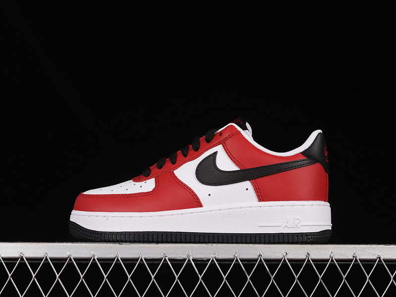 Nike Nike AIR FORCE 1 LOW 07 GS TEAM RED/WHITE/BLACK · FD0300-600, photo 1